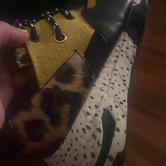 Shoe - Picture 3 of 3